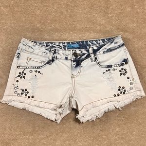 L’AMOUR Jean Shorts